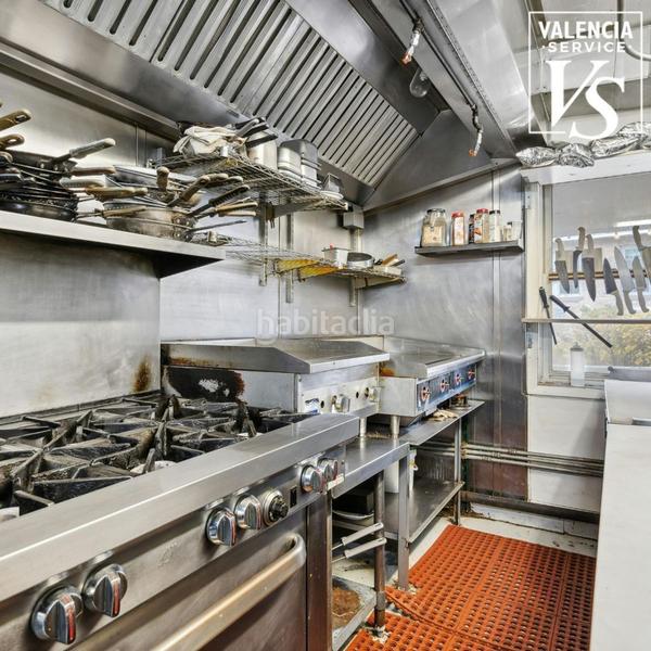 Foto b5d4946a-6213-4984-9f3e-195762abeb22. Traspaso local comercial en calle carrer de francesc sempere 8 traspasado! fantástico restaurante en esquina en ruzafa en Valencia