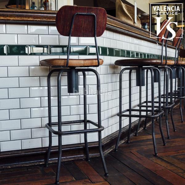 Foto a06cd26a-0466-4c52-aaf4-c86b769e786b. Traspàs local comercial a Russafa Valencia