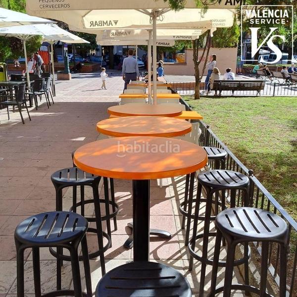 Foto 22025c6c-1cb9-4cb0-b010-0e35c11640ec. Traspaso local comercial 0797 cafetería gastro bar en extramurs en Valencia