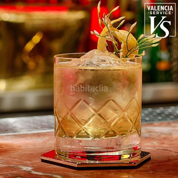 Foto cbdfb8c8-f238-4e70-84e7-a7a64b40e5a1. Traspàs local comercial a Russafa Valencia