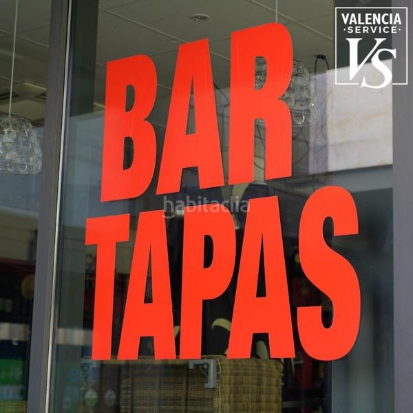 Foto 1ec94205-9095-4b9e-8ec8-f5121e09f6cd. Traspaso local comercial 0803 cafetería gastro tapas bar en extramurs ángel guimerá en Valencia