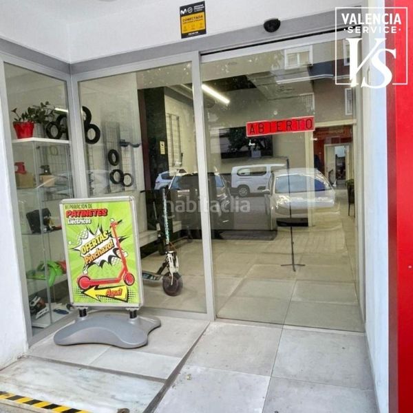 Foto 109511bb-6bce-4375-899a-a58b33c105c8. Traspàs local comercial a El Botànic Valencia
