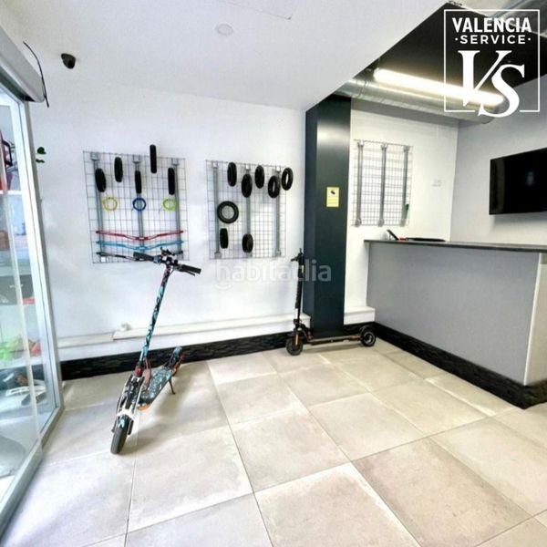 Foto b1ef20f3-8dda-47d0-83bc-f7e7783bf5af. Traspàs local comercial a El Botànic Valencia