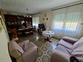 Édifice  Calle calle de césar cataldo. Venta de edificio con local y 4 pisos  gran potencial de rentabi