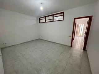 Lloguer Planta baixa  Calle cesar cataldo. Alquiler  planta baja a 100m de la playa con patio