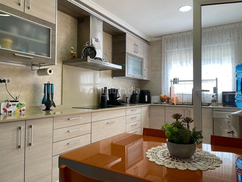 Foto 0a4caead-bb6c-43b3-bea2-276a76bc0326. Casa adossada amb calefacció aparcament a Casco Urbano Vinaròs