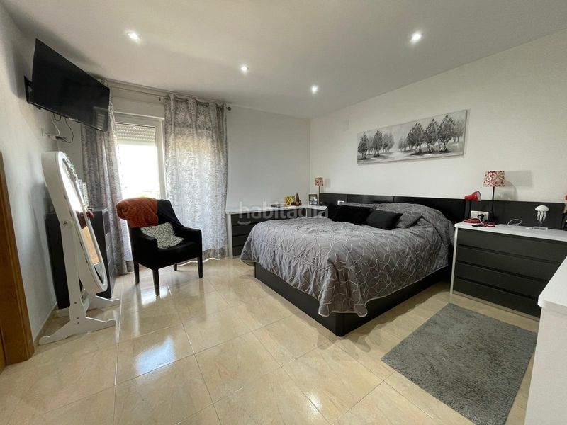 Foto db2e5b8e-e236-4b11-9b58-9d2263cfff95. Casa adossada amb calefacció aparcament a Casco Urbano Vinaròs