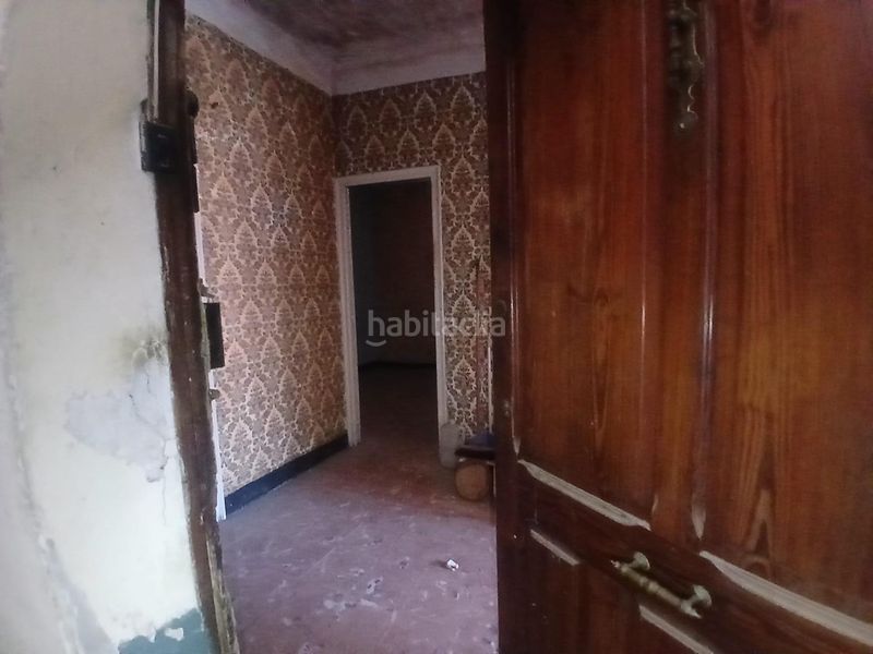 Foto d7fb5a0f-bf04-4f20-9a20-d52d57f6a277. Edifici a Puerto Benicarló