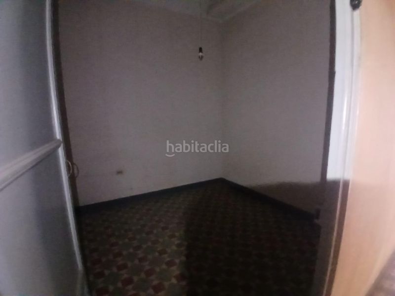 Foto e4c58b1f-fbc9-480a-a78e-3d9dca72f033. Edifici a Puerto Benicarló