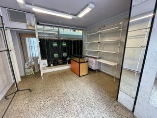 Local Comercial a Calle del pintor sorolla 42. Local comercial en la plaza central del benicentro