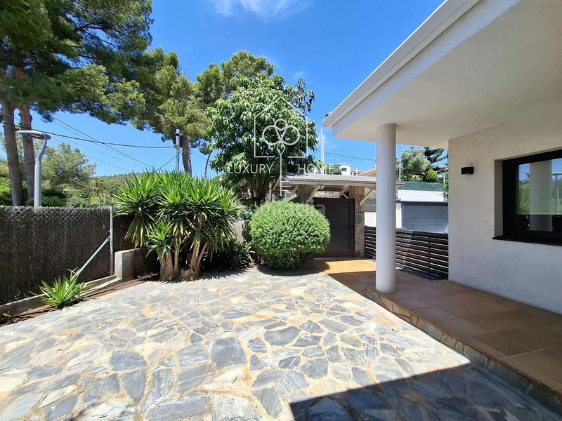 Foto 8205c1de-a665-4ce0-ba6d-2bfa10ebf69b. Xalet amb calefacció aparcament piscina a La Sentiu Gavà