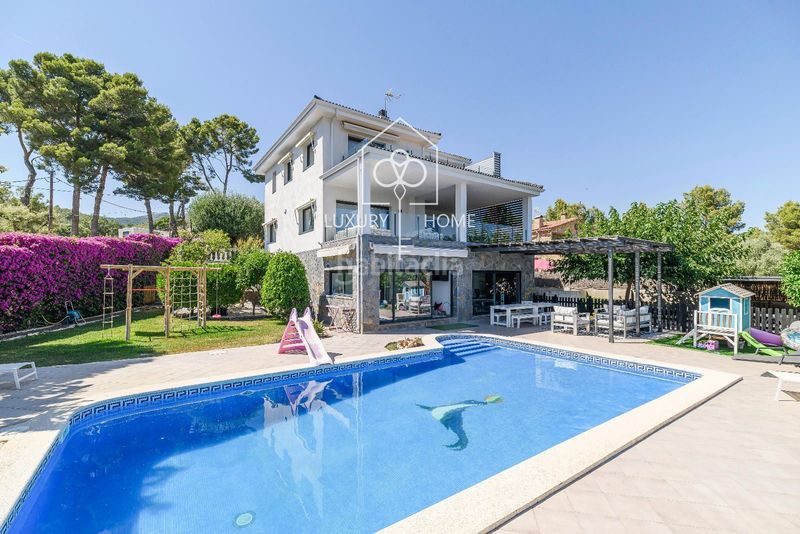 Foto a99b87f8-2a73-4657-9c1b-cbdd6a1191cb. Xalet amb calefacció aparcament piscina a La Sentiu Gavà