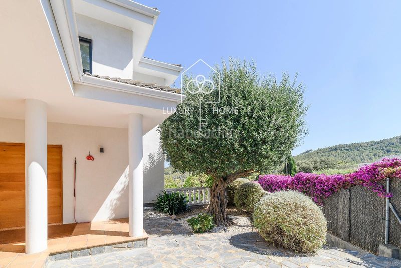 Foto be5423a3-d0b8-4e36-b351-71ac1c8d13c2. Xalet amb calefacció aparcament piscina a La Sentiu Gavà