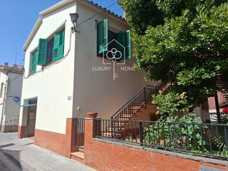 Casa a Begues. Casa con jardin centro begues