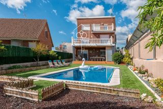 Chalet in Torrent Ballester. Chalet en albarrosa junto pueblo