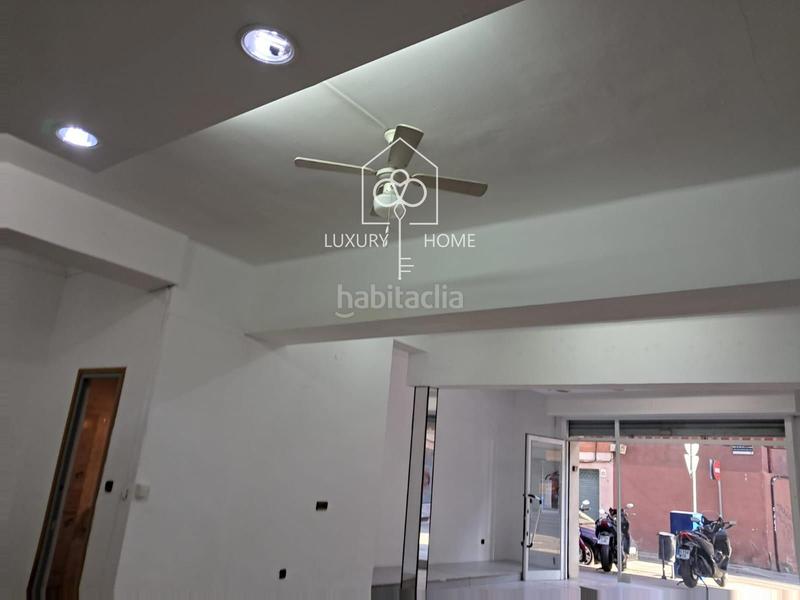 Foto d6e77d4d-e3f5-4d42-a220-b7b0e0220960. Locale commerciale in Centre Viladecans