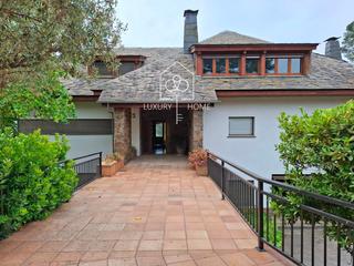 Xalet  Nostra sra. de falgars. Elegante chalet en begues