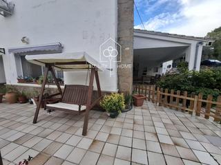 Casa a Begues. Masía reformada con gran jardín