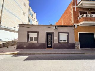 Haus in Centro. Casa de pueblo en rojales reformada