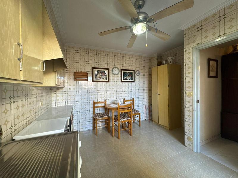 Foto 39c4a00e-7c42-4603-82e0-190519c3441e. Casa amplia vivienda de dos plantas tu proyecto ideal! en Almoradí