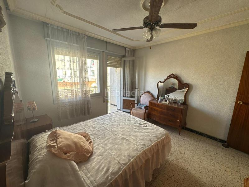 Foto bc29e7eb-73ac-4569-8a01-13c4a3e0504c. Casa amplia vivienda de dos plantas tu proyecto ideal! en Almoradí