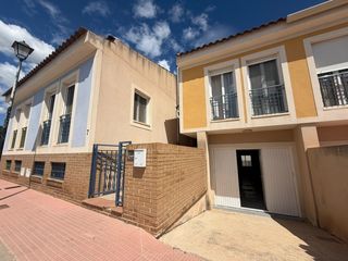 Maison jumelée à Algorfa. Adosado en daya nueva