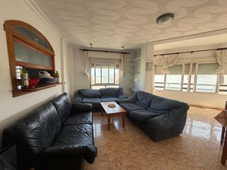 Apartment in Almoradí. Amplio apartamento en el corazón de almoradí por solo 74.000
