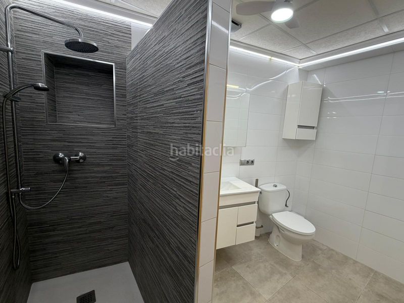 Foto bf27f70c-b144-42a2-8975-f414c11d308d. Casa amb aparcament a Almoradí