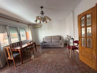 Apartament en Centro. Oportunidad en rojales! piso reci�n reformado con patio privado