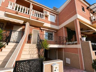 Casa a Catral. Dúplex con garaje en catral