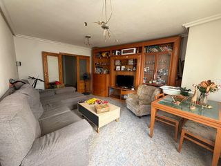 Apartamento en Almoradí. Amplio apartamento a reformar en almoradí