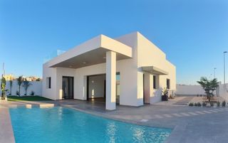 Xalet a Centro de la Ciudad Quesada. Villas de obra nueva en rojales