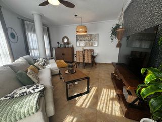 Apartament en Almorad�. Exclusivo piso reformado con muebles de dise�o  listo para entra