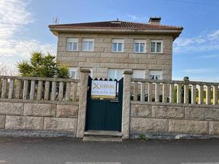 Xalet  Travesía lugo. Se vende casa con jardin y solar edificable