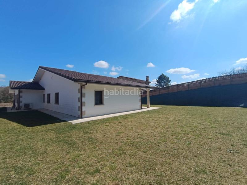 Foto 51bde234-e88c-4bd7-944d-7021550160e0. Xalet amb calefacció aparcament a Trazo