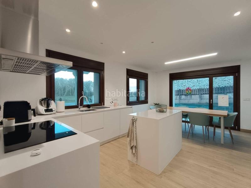 Foto 5738fdfb-0969-467f-96eb-ea36d9370d4c. Xalet amb calefacció aparcament a Trazo