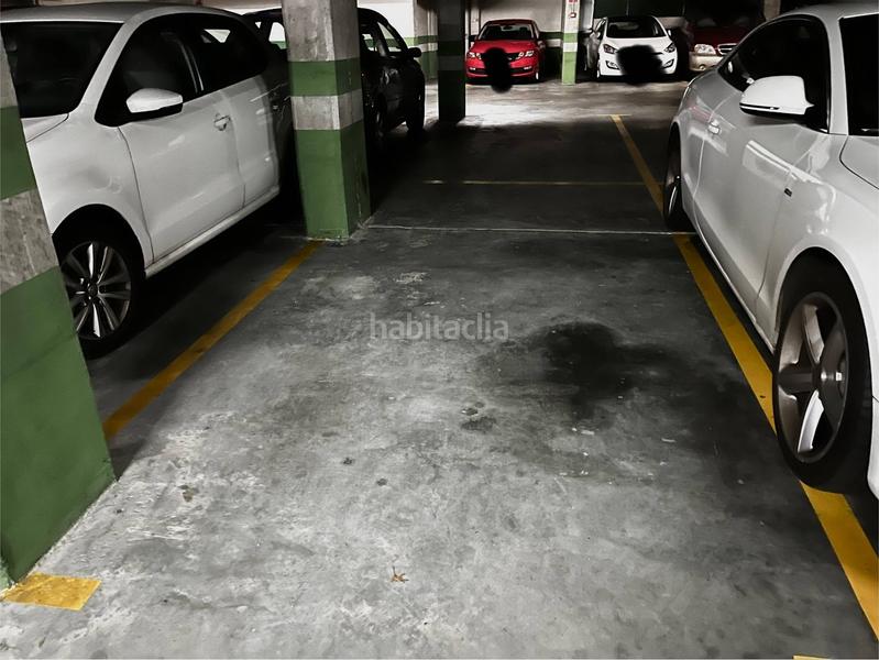 Foto e8c1c980-a149-40b4-83e1-f45904a51e69. Parking voiture dans Ensanche - Sar Santiago de Compostela