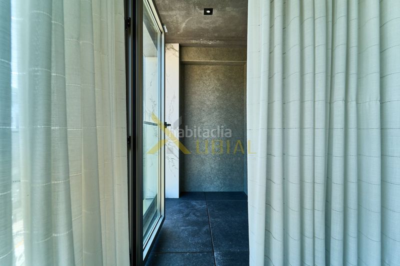 Foto e8f82b56-4819-4f7a-864c-d98499f1339b. Pis a paseo ronda 38 a Riazor - Visma Coruña (A)