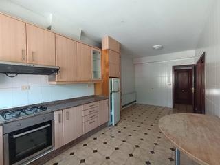 Pis  Cimadevila. Edificio a la venta en boiro 2 viviendas y bajo comercial