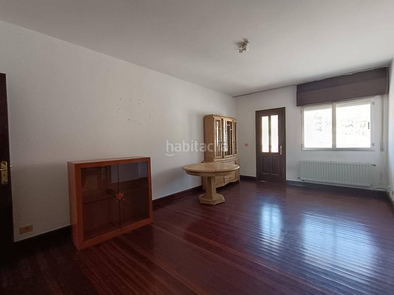 Foto 160f1b0b-bb8f-475b-b2ce-c3d1060cc30a. Pis amb calefacció aparcament a Boiro