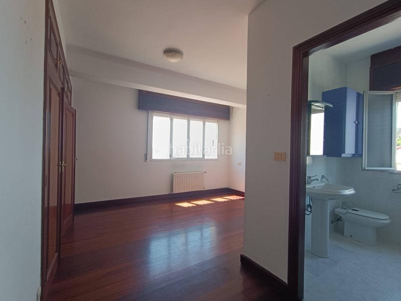 Foto 3641ddbd-4b33-4a42-8129-e631a4afccb6. Pis amb calefacció aparcament a Boiro