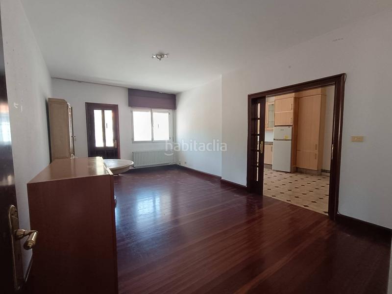 Foto 5ea85e36-4ef1-4d89-b342-ca2d05de8f05. Pis amb calefacció aparcament a Boiro