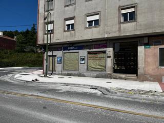 Alquiler Local Comercial  Avenida rosalia de castro. Se alquila local comercial en milladoiro
