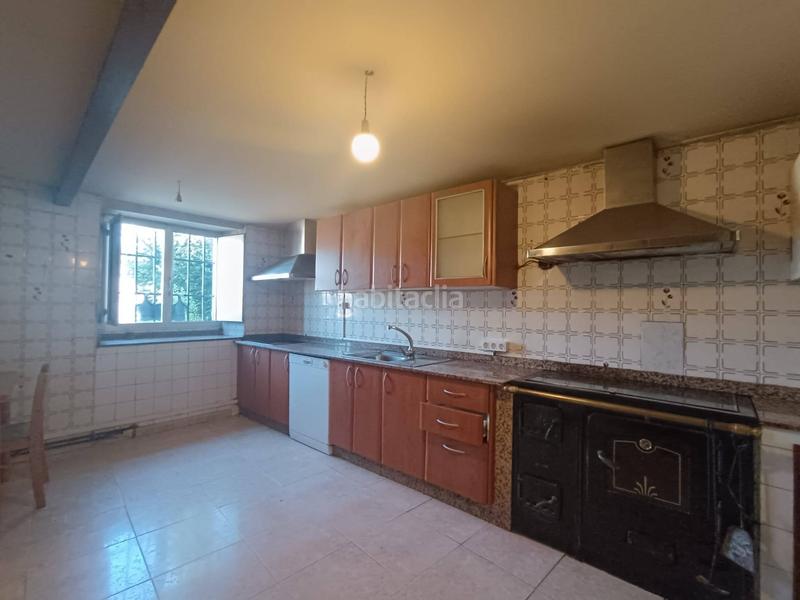 Foto 622f7fba-dfd8-4240-a393-f845630f1f77. Casa amb aparcament a Trazo