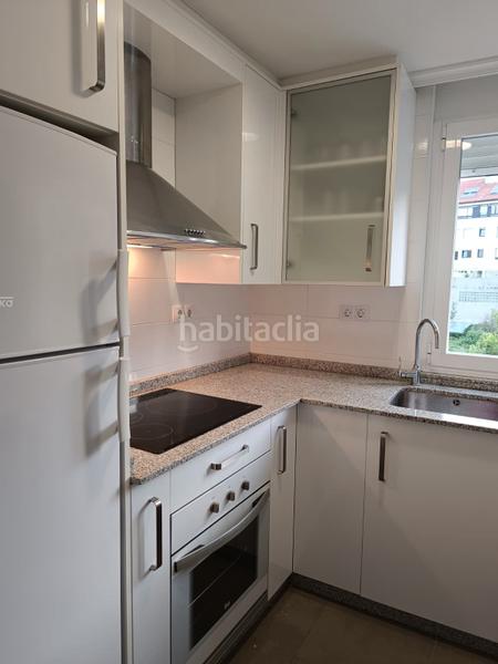 Foto 49a9def5-d1f6-4f9f-b8ae-4fa99e93df56. Dúplex excelente piso buhardilla jardin bien situado y con reforma perfecta en Santiago de Compostela