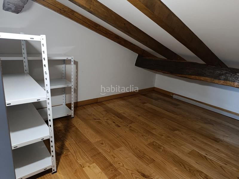 Foto 7ce4febc-9681-4640-9367-c964c4350ab4. Dúplex excelente piso buhardilla jardin bien situado y con reforma perfecta en Santiago de Compostela