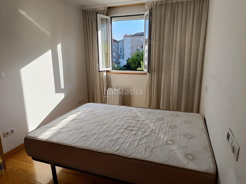 Foto a71e84de-01cf-491e-9394-0e61702f5617. Dúplex excelente piso buhardilla jardin bien situado y con reforma perfecta en Santiago de Compostela