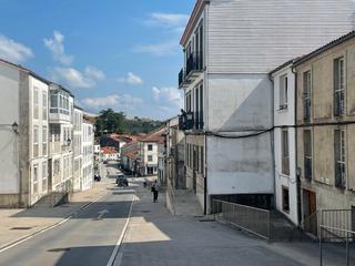 Dplex  Calle castron douro. Excelente piso  buhardilla  jardin bien situado y con reforma pe