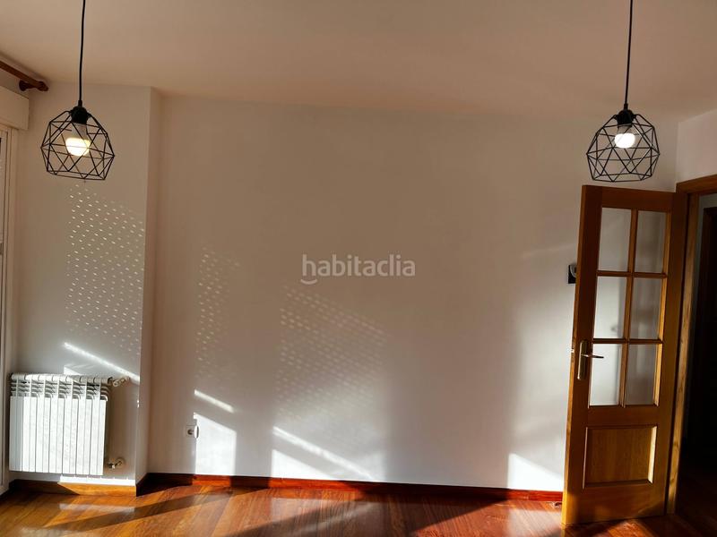 Foto 32271091-6e42-488b-9d52-093baaf7f192. Alquiler piso se alquila piso sin muebles en zona cancelas en Santiago de Compostela