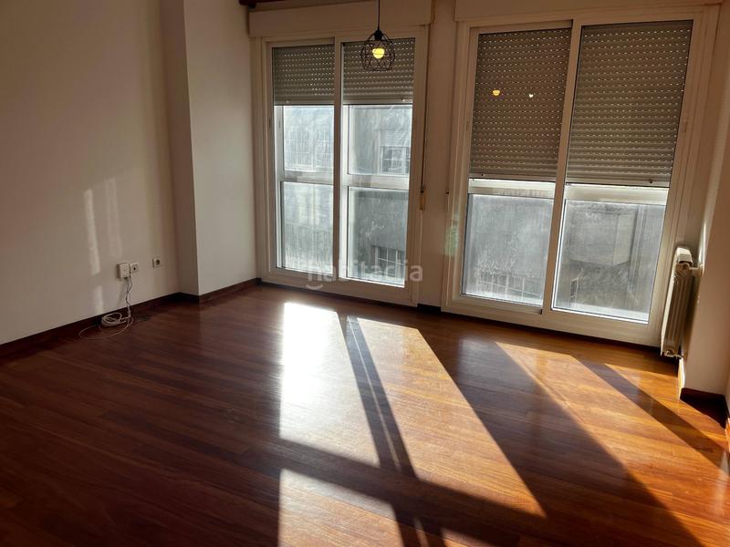 Foto eab68ccd-742c-465c-9baf-d03d42511321. Alquiler piso se alquila piso sin muebles en zona cancelas en Santiago de Compostela